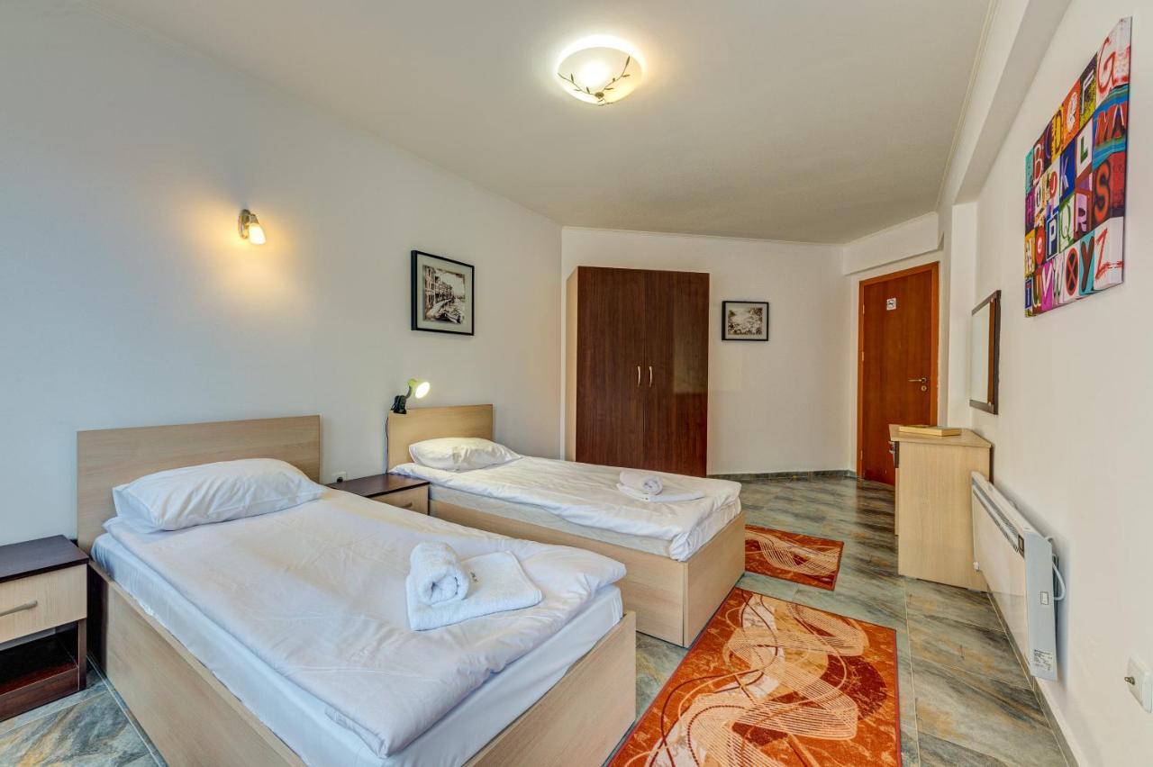 Bright And Spacious 2-Bdr Apartment With Balcony By Flat Mаnager ปอมโปโรโว ภายนอก รูปภาพ