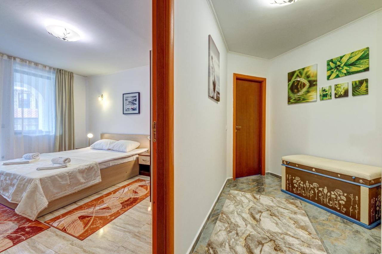Bright And Spacious 2-Bdr Apartment With Balcony By Flat Mаnager ปอมโปโรโว ภายนอก รูปภาพ